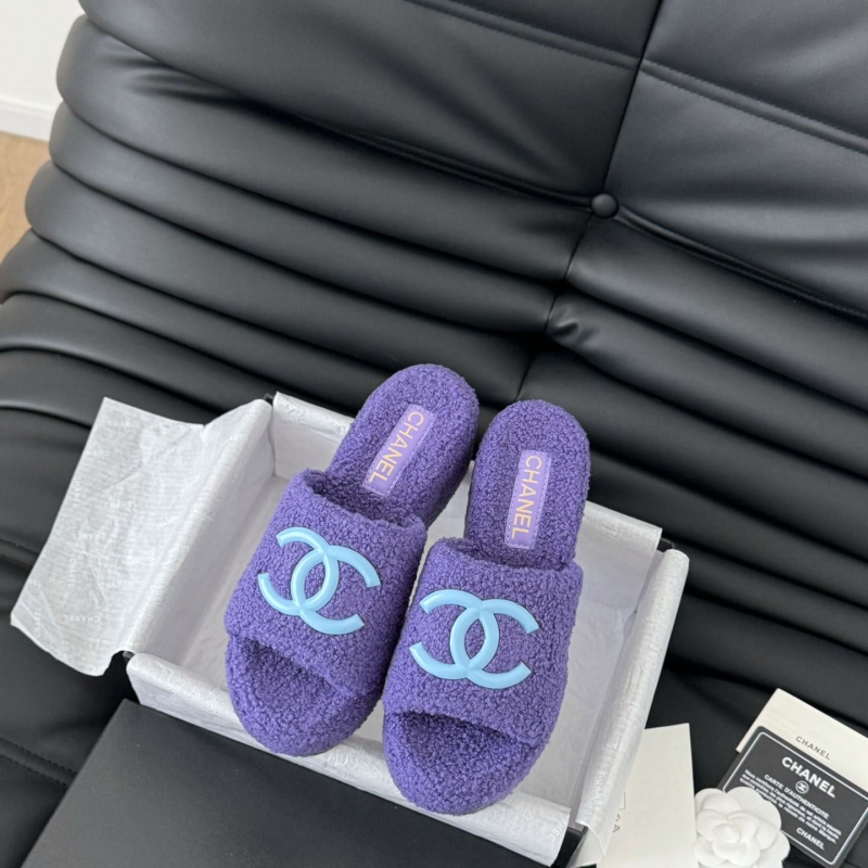 Ch**el slippers